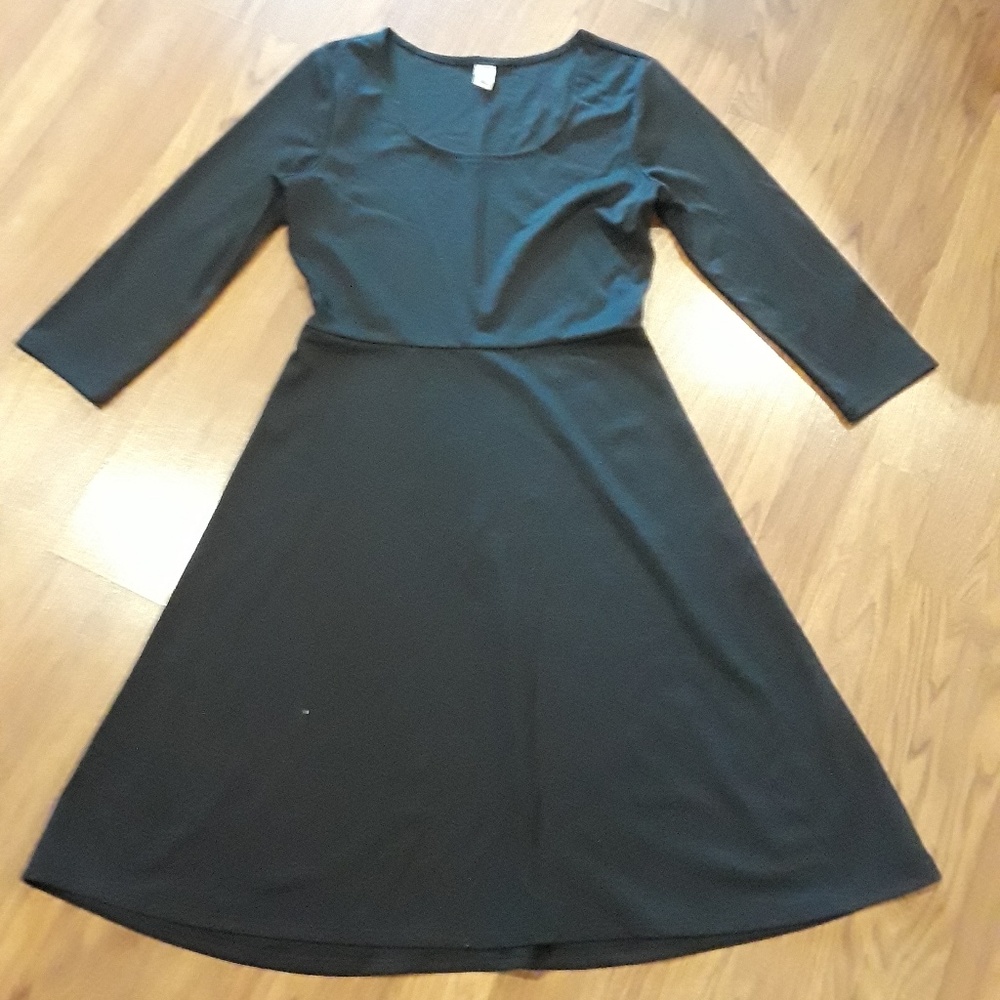 Old Navy Fit and Flare Black Dress